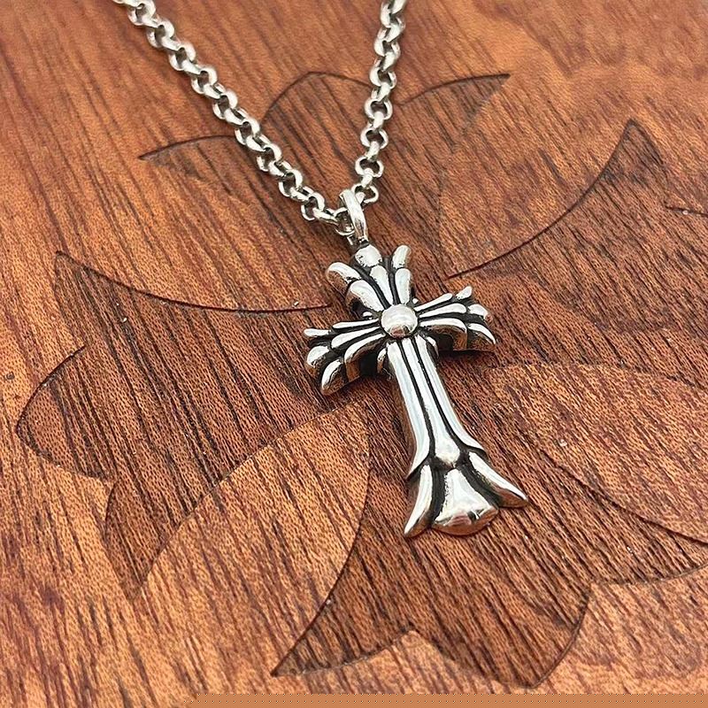 Ch**me He**ts necklaces